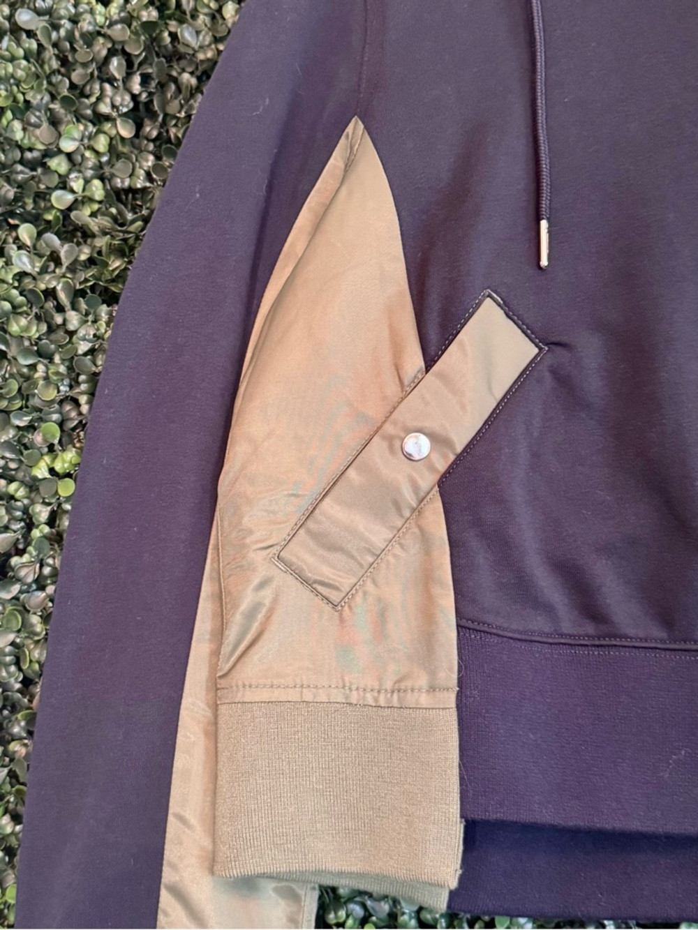 Cabi Women’s Navy and Tan Zip-Front Hooded Jacket - Picture 5 of 6